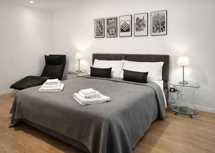 Palazzo Moncada Apartment